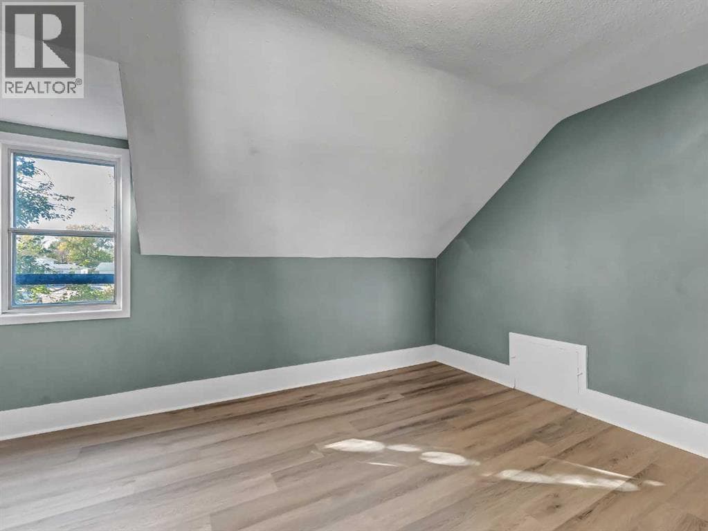 80 Pacific Avenue — Irvine, Alberta - Main photo