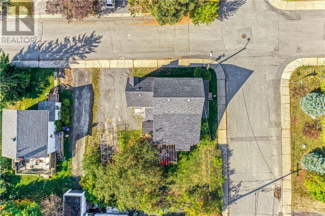 2 Orford — Copper Cliff, Ontario - Photo 4 of 38