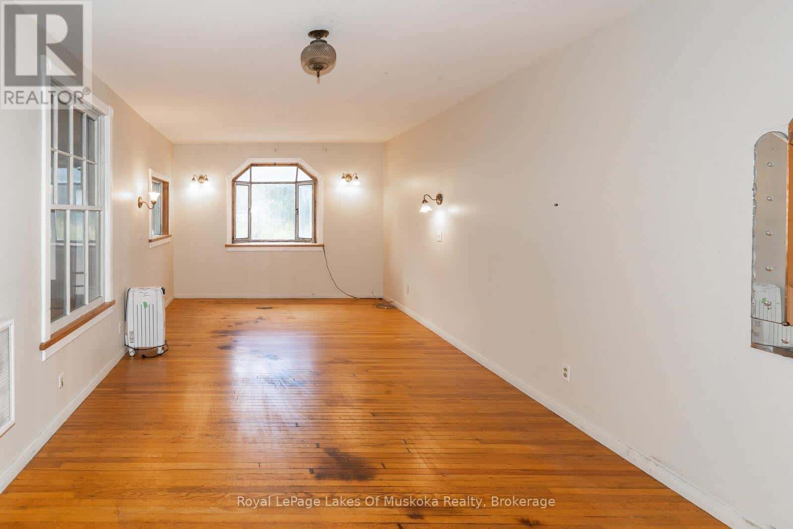 1015 HEWLITT ROAD — Muskoka Lakes (Monck (Muskoka Lakes)), Ontario - Photo 4 of 32