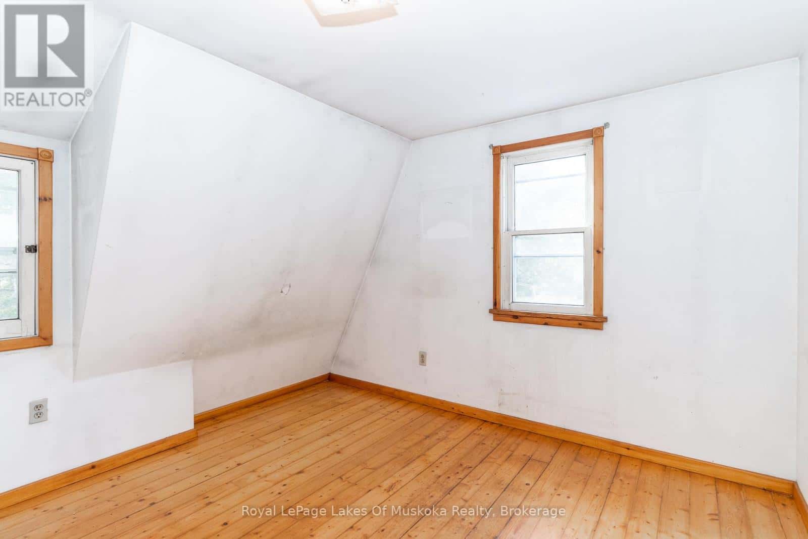 1015 HEWLITT ROAD — Muskoka Lakes (Monck (Muskoka Lakes)), Ontario - Photo 5 of 32