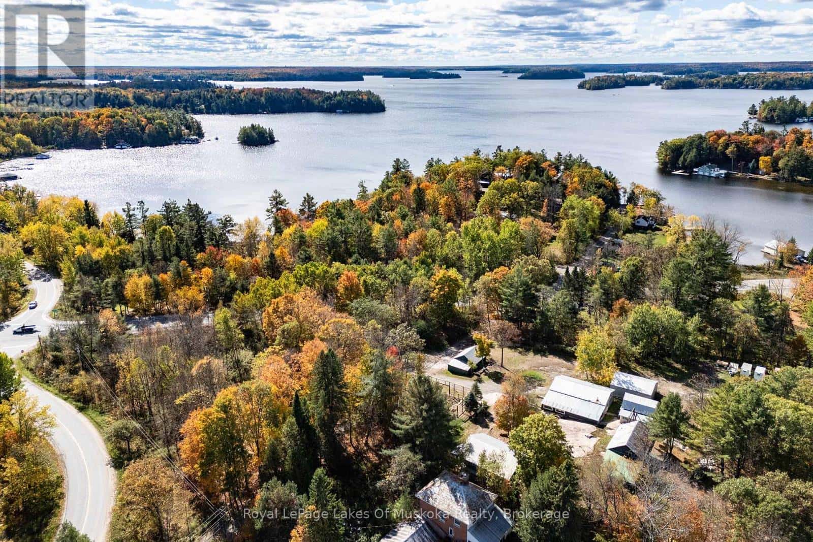 1015 HEWLITT ROAD — Muskoka Lakes (Monck (Muskoka Lakes)), Ontario - Photo 2 of 32