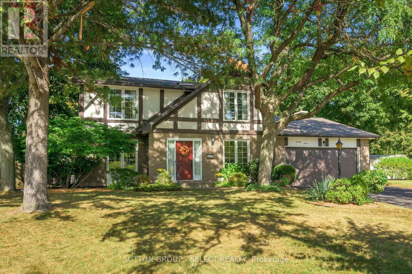 77 HAMPTON COURT — London North (North Q), Ontario - Main photo