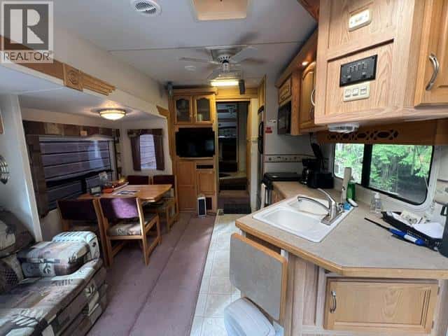 3720 and 3770 Foster Road — Wynndel, British Columbia - Photo 5 of 33