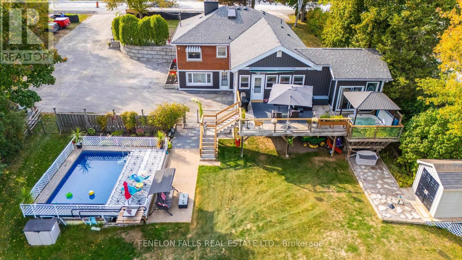 63 THE QUEENSWAY N — Georgina (Keswick North), Ontario - Main photo