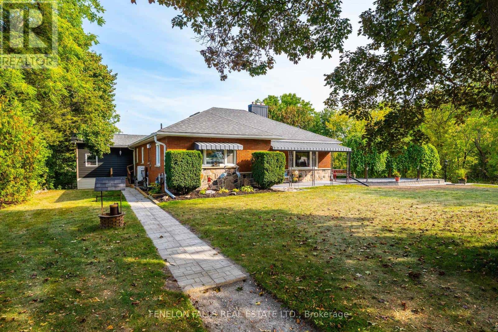 63 THE QUEENSWAY N — Georgina (Keswick North), Ontario - Photo 2 of 48