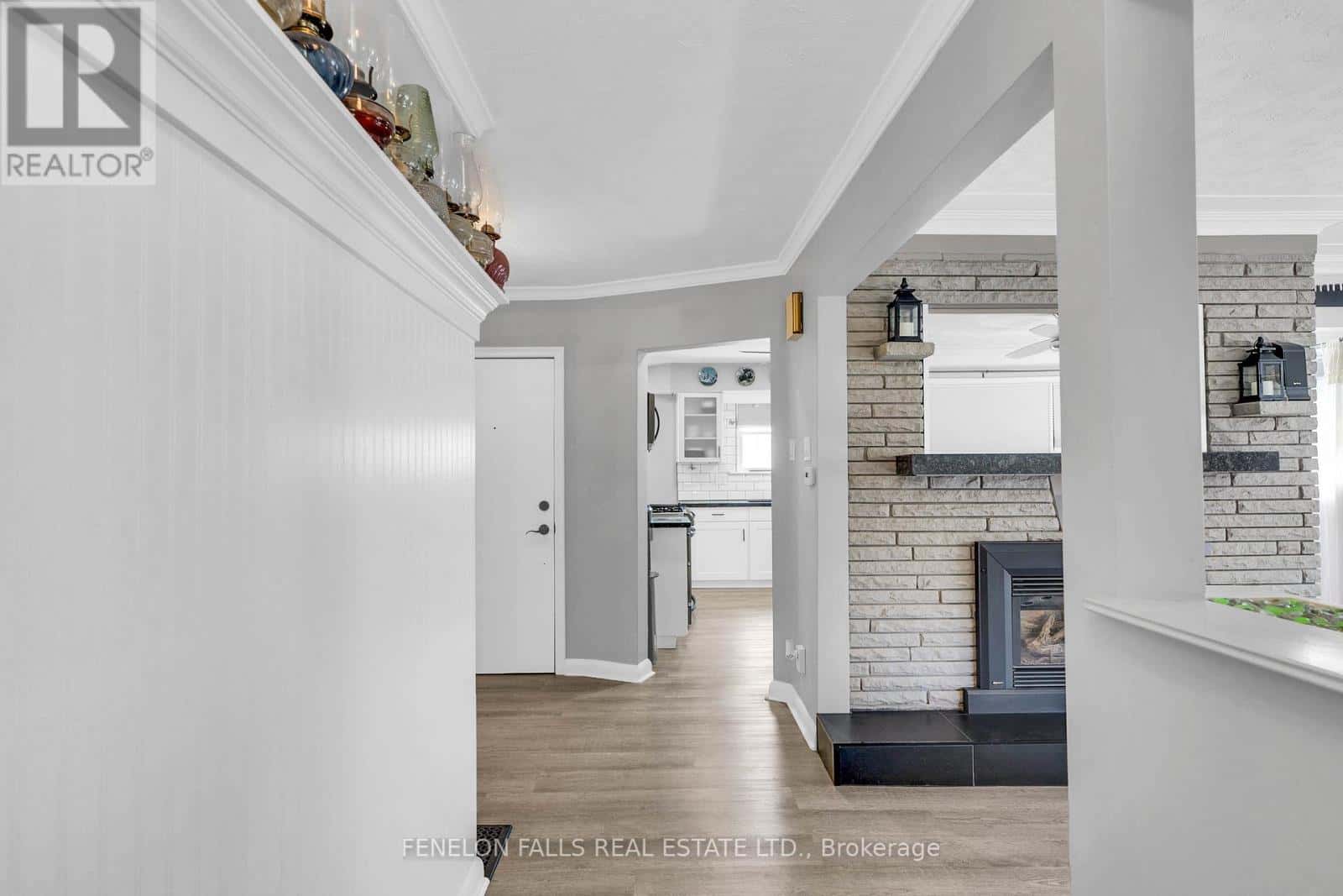 63 THE QUEENSWAY N — Georgina (Keswick North), Ontario - Photo 5 of 48