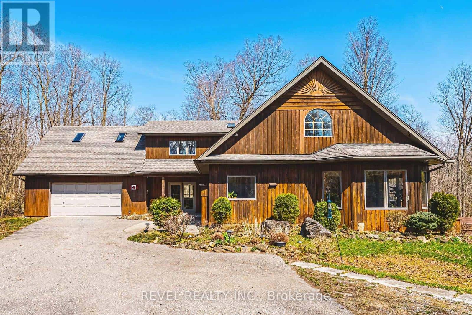 1325 3 SIDE ROAD — Milton (Campbellville), Ontario - Photo 2 of 49