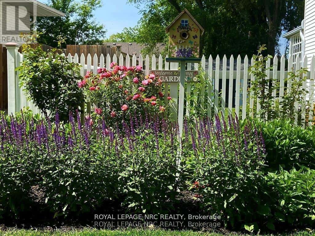 20 DUMFRIES STREET — Niagara-on-the-Lake (Queenston), Ontario - Photo 4 of 35