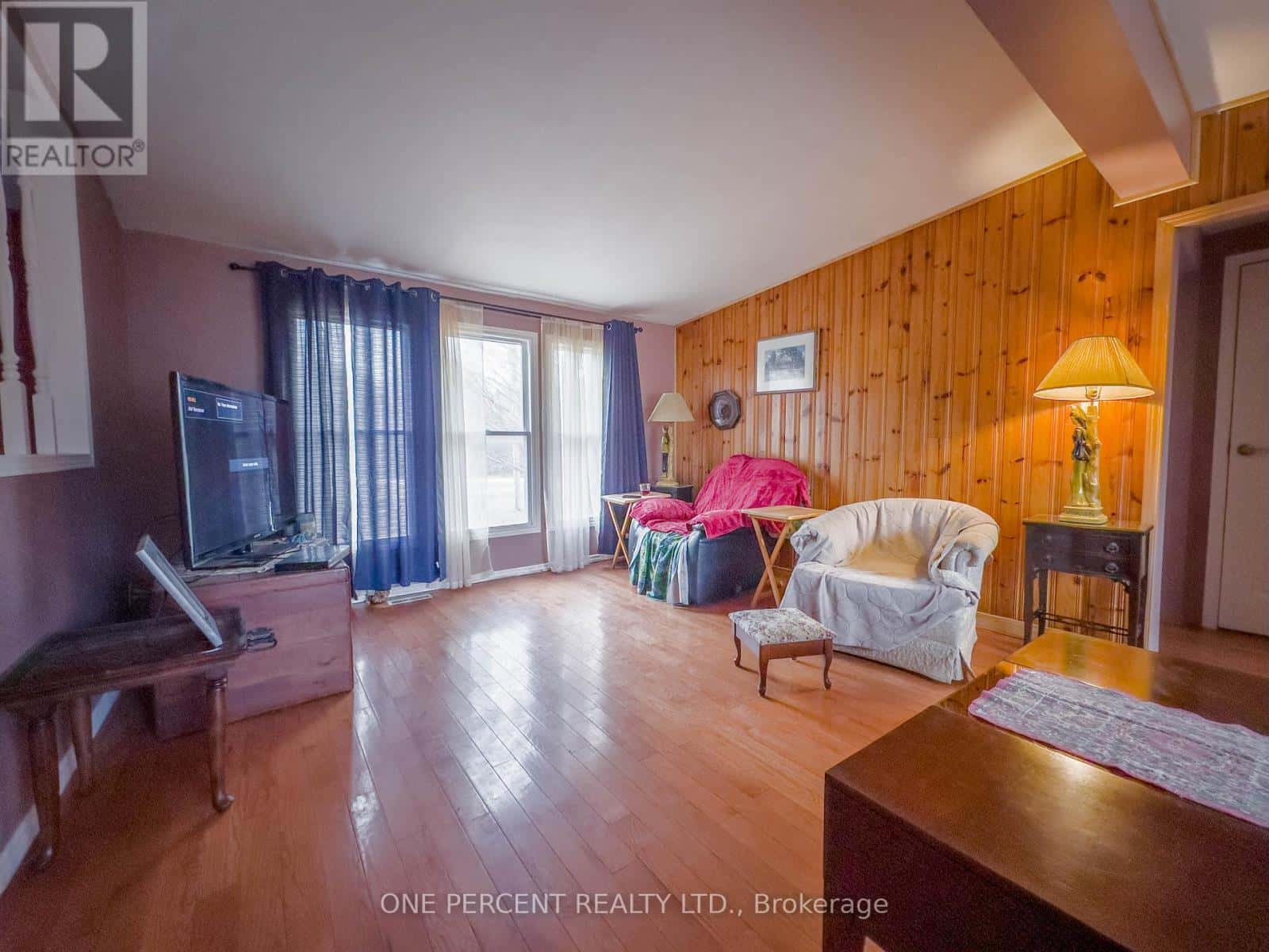 19656 LOYALIST PARKWAY — Prince Edward County (Hillier Ward), Ontario - Photo 5 of 36