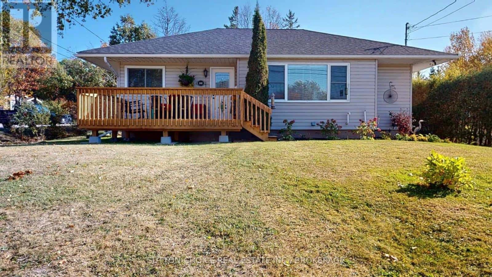 346 MAIN STREET — Powassan, Ontario - Photo 2 of 45