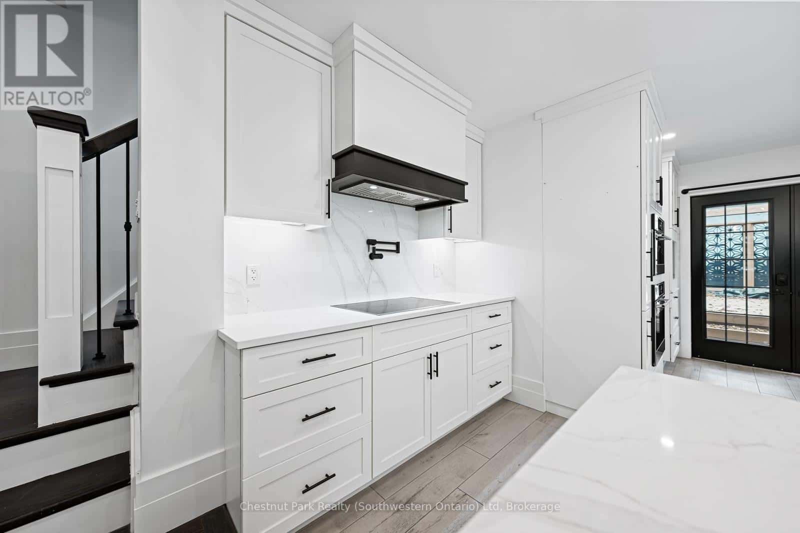 114-116 ARTHUR STREET — Guelph (St. George's), Ontario - Photo 4 of 15