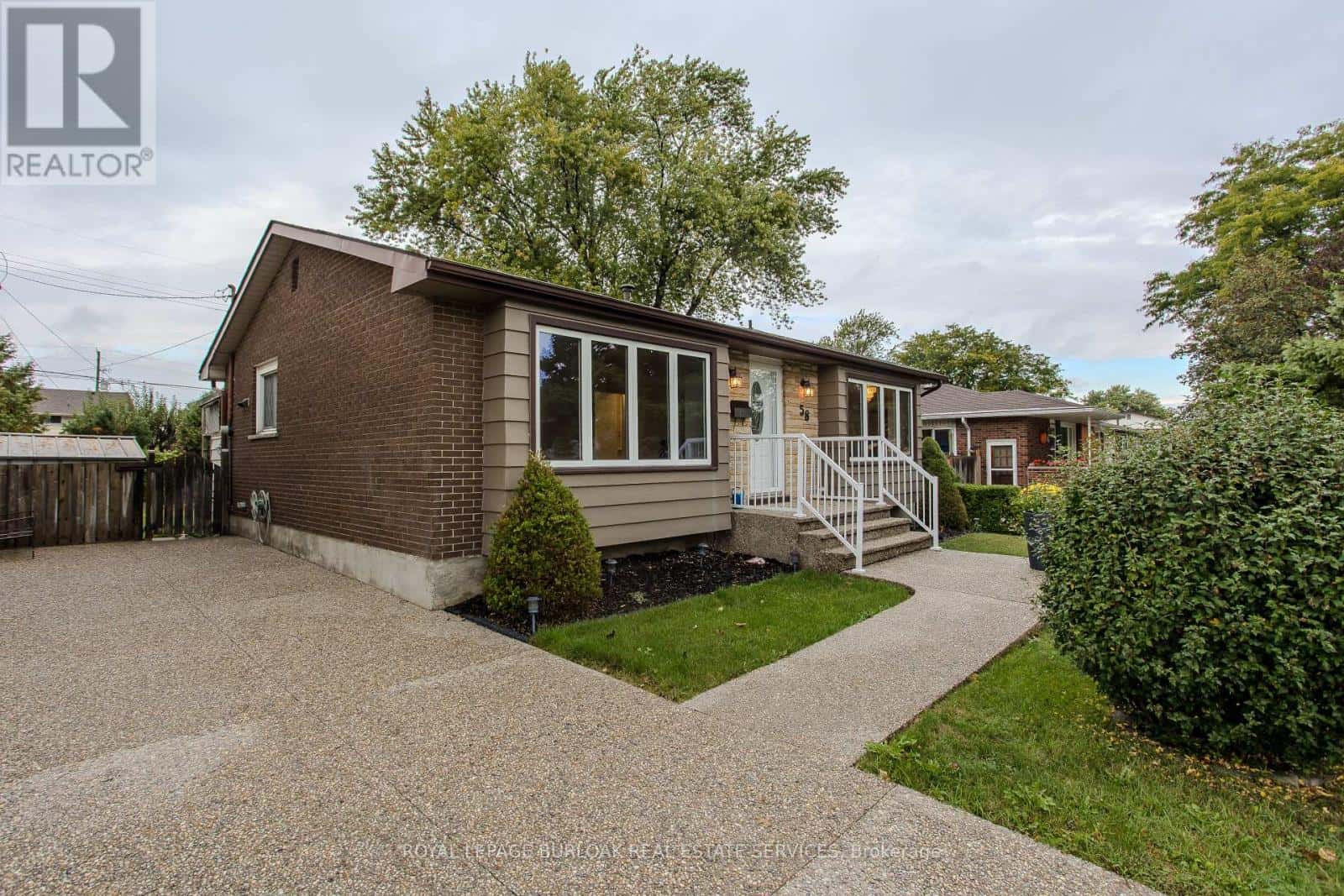 58 GOLDFINCH ROAD — Hamilton (Bruleville), Ontario - Photo 2 of 39