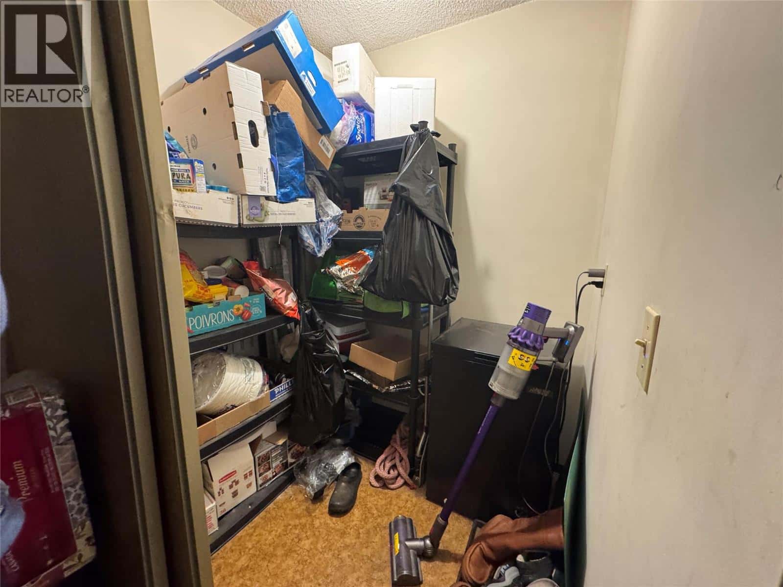 279 Alder Drive Unit# 210 — Logan Lake, British Columbia - Photo 4 of 6