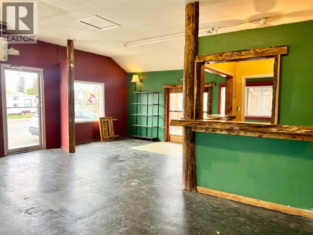 5019 50 Avenue — Caroline, Alberta - Photo 3 of 18