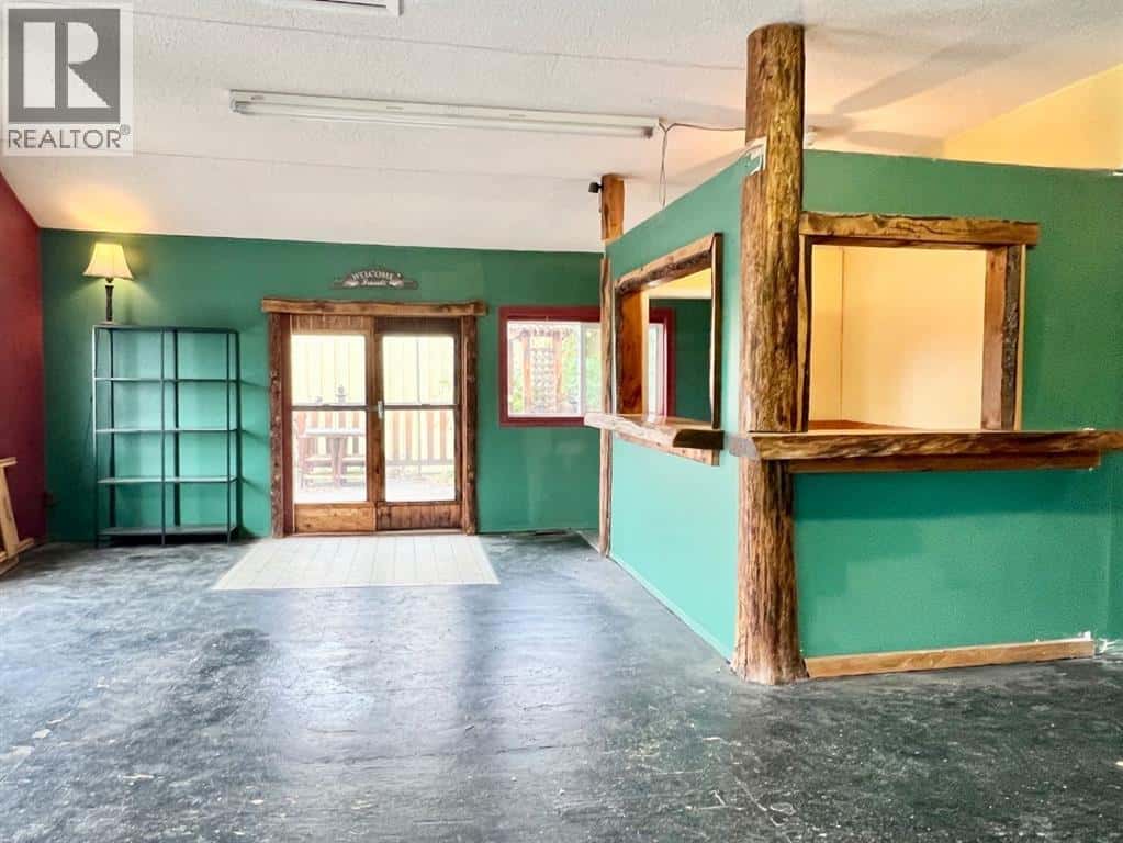 5019 50 Avenue — Caroline, Alberta - Photo 4 of 18