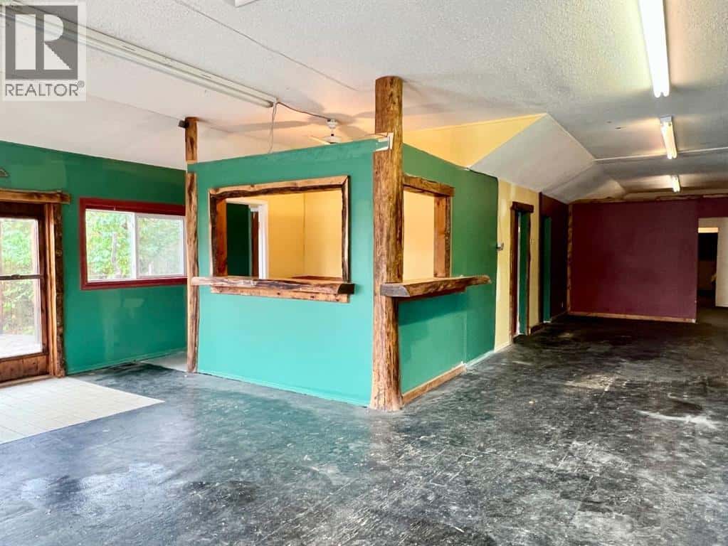 5019 50 Avenue — Caroline, Alberta - Photo 5 of 18