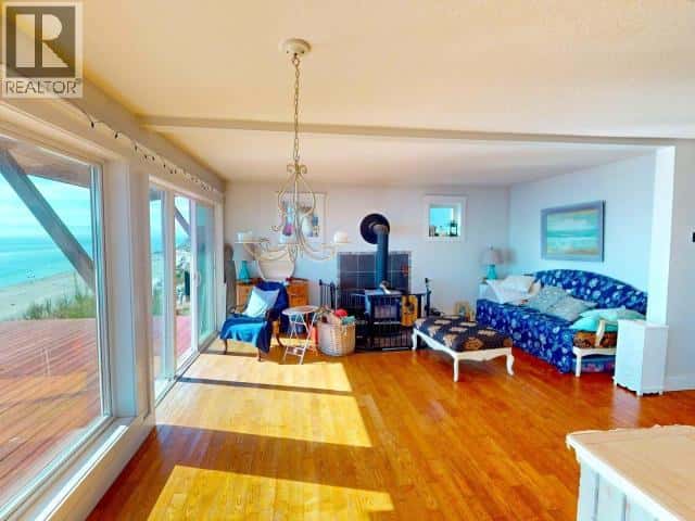 3176 OCEANVIEW LANE — Savary Island, British Columbia - Photo 4 of 59