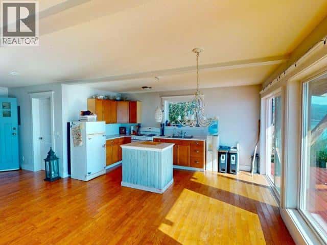 3176 OCEANVIEW LANE — Savary Island, British Columbia - Photo 5 of 59