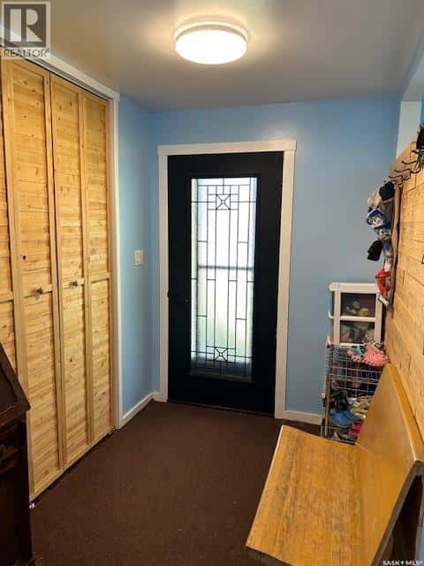 149 Coronation DRIVE — Canora, Saskatchewan - Photo 2 of 38