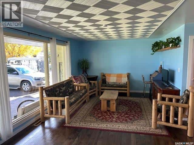 149 Coronation DRIVE — Canora, Saskatchewan - Photo 3 of 38