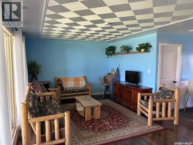 149 Coronation DRIVE — Canora, Saskatchewan - Photo 4 of 38