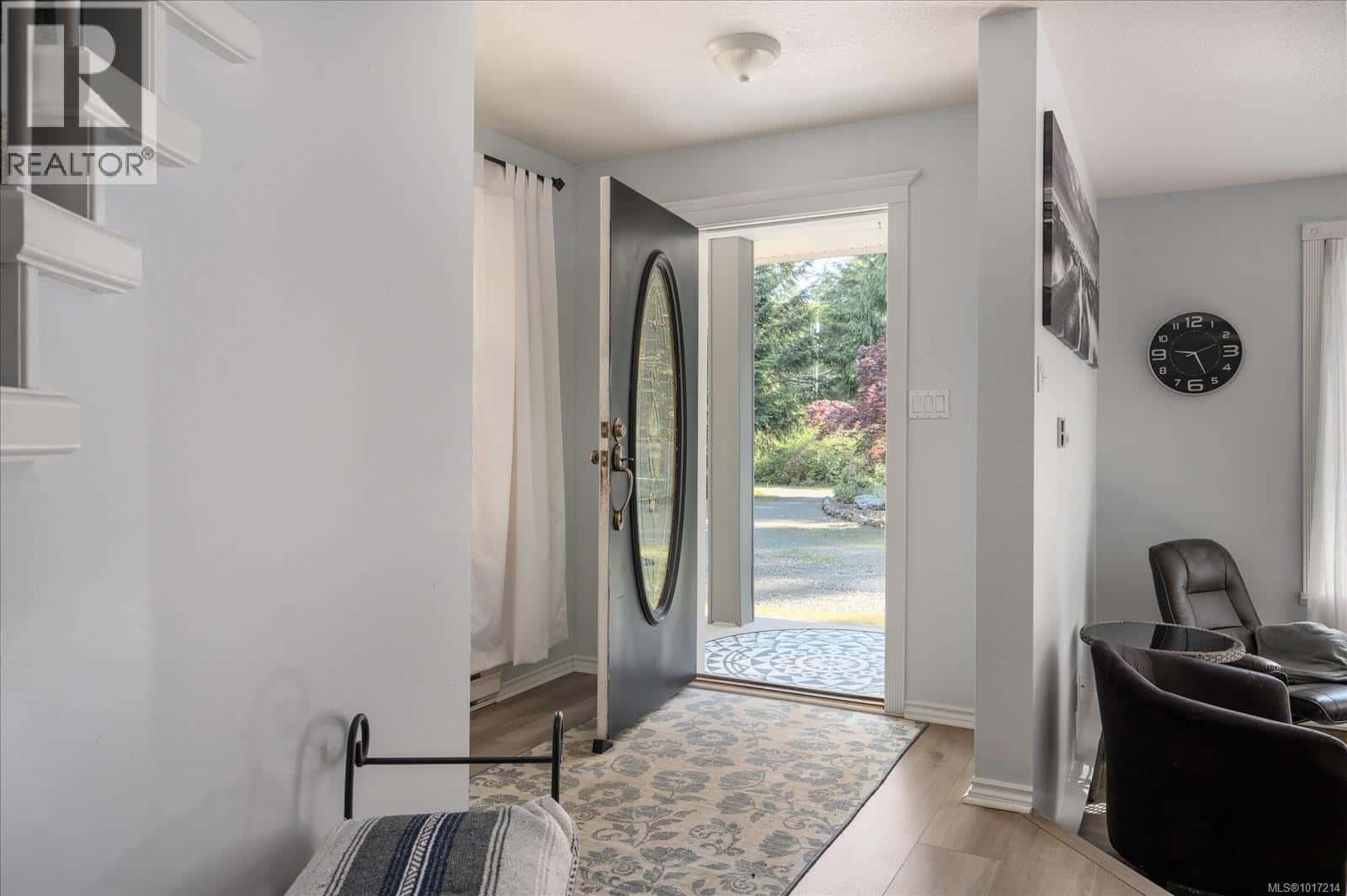 4672 Thompson Clarke Dr E — Bowser, British Columbia - Photo 5 of 48