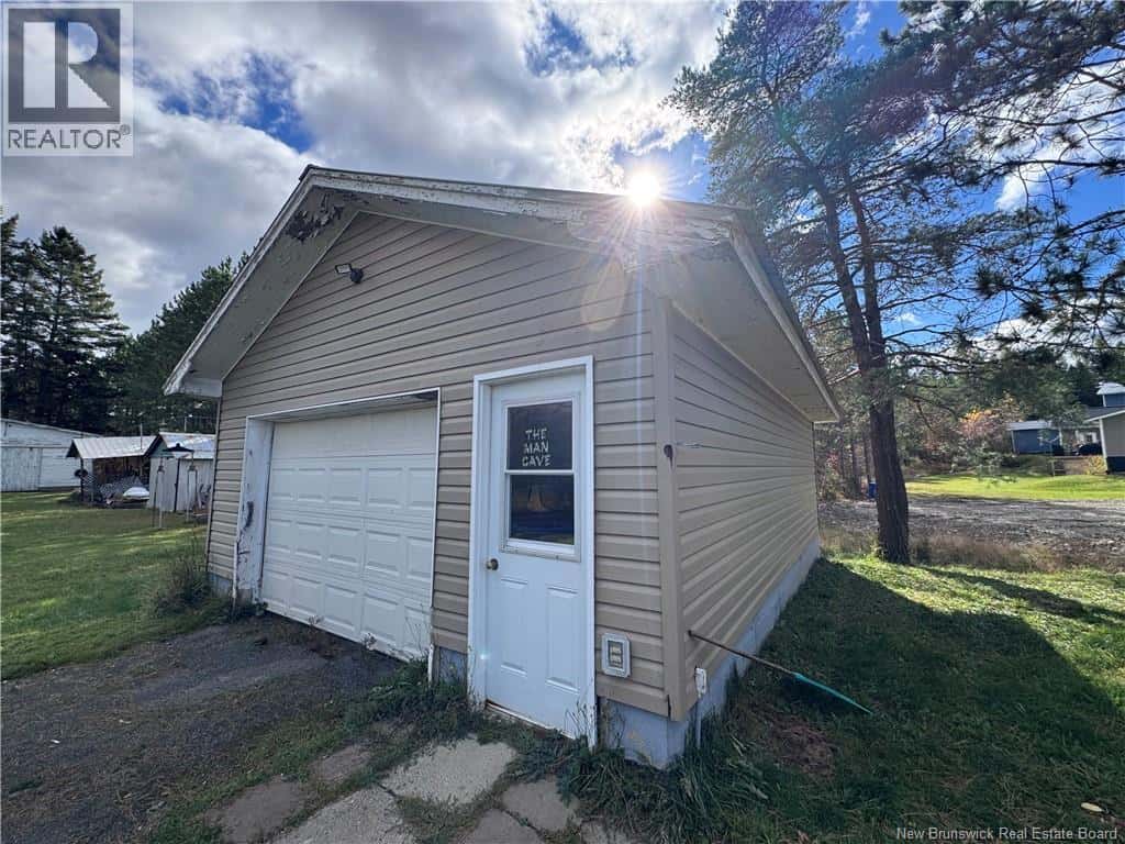 305 Main Street — Plaster Rock, New Brunswick - Photo 4 of 26