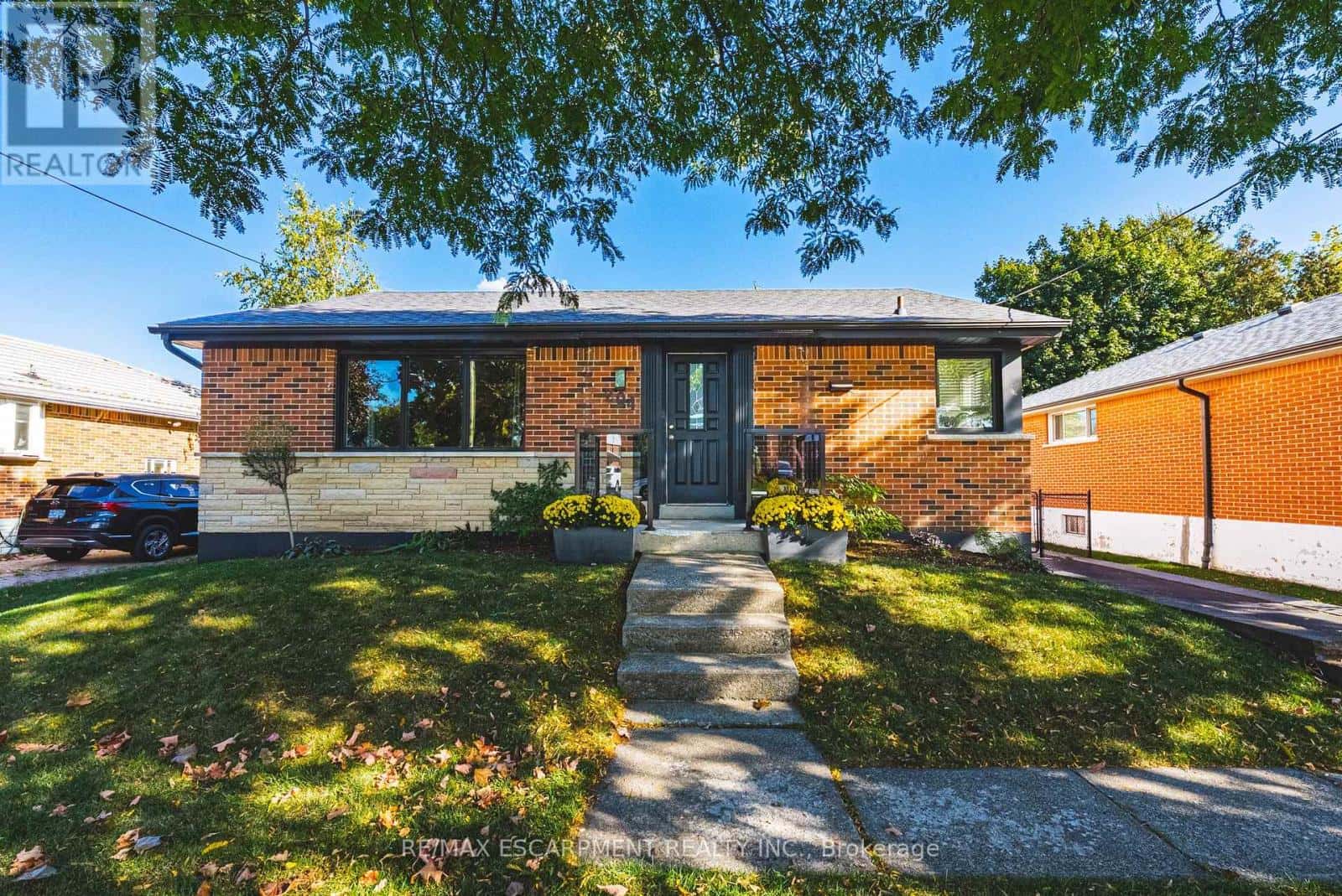 204 FERNWOOD BOULEVARD — Hamilton (Hampton Heights), Ontario - Photo 2 of 50