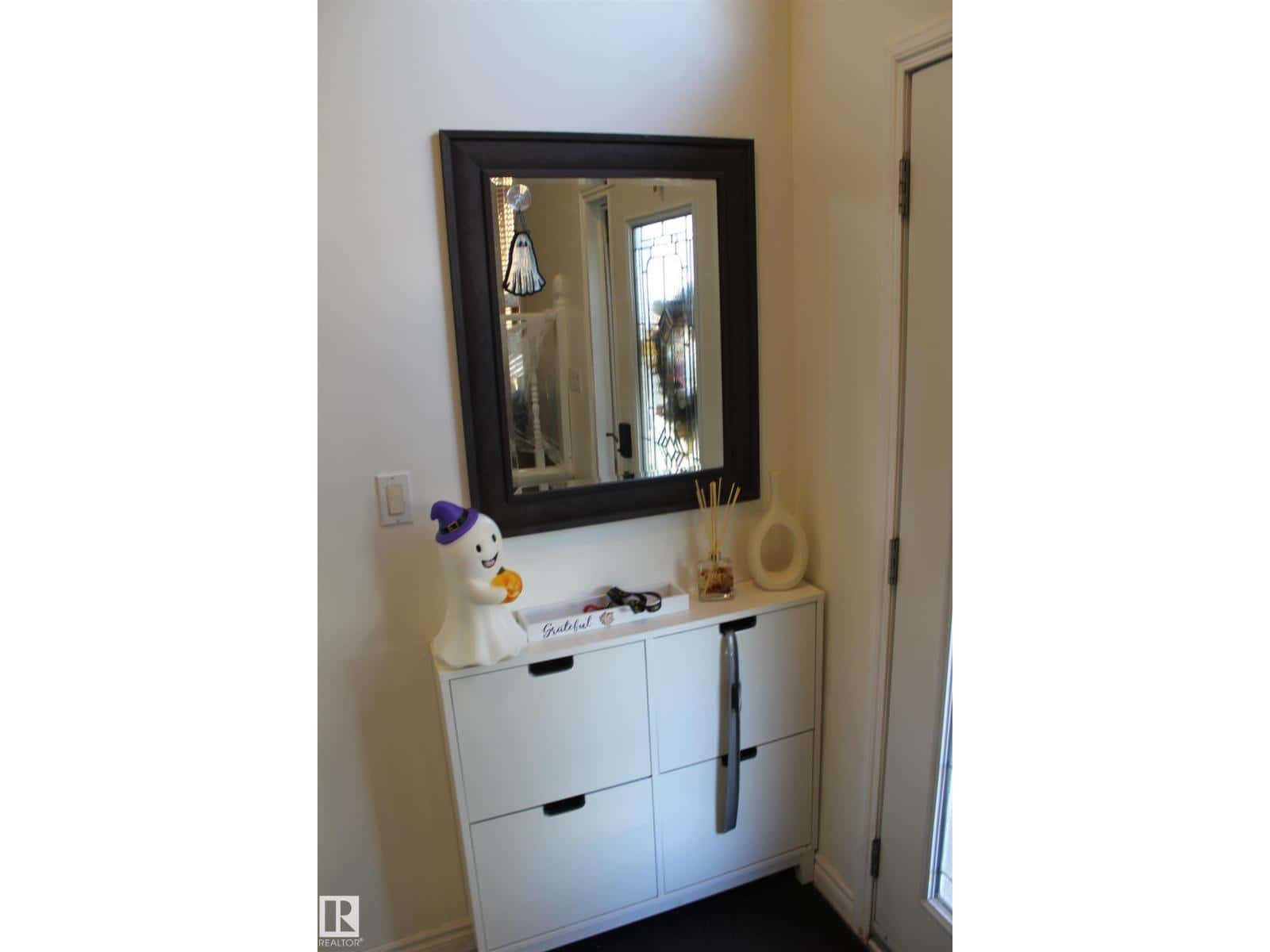 5221 54A ST — Elk Point, Alberta - Photo 4 of 47