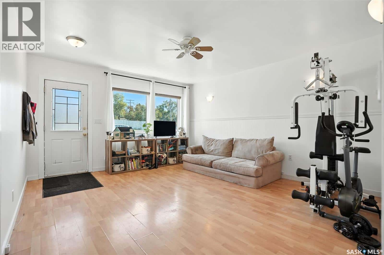 120 Colborne AVENUE — Viscount, Saskatchewan - Photo 5 of 25