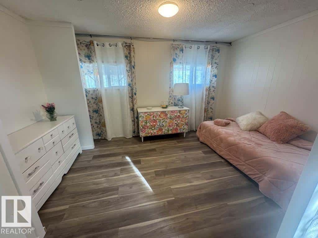 5301 54 ST — Clyde, Alberta - Photo 5 of 7