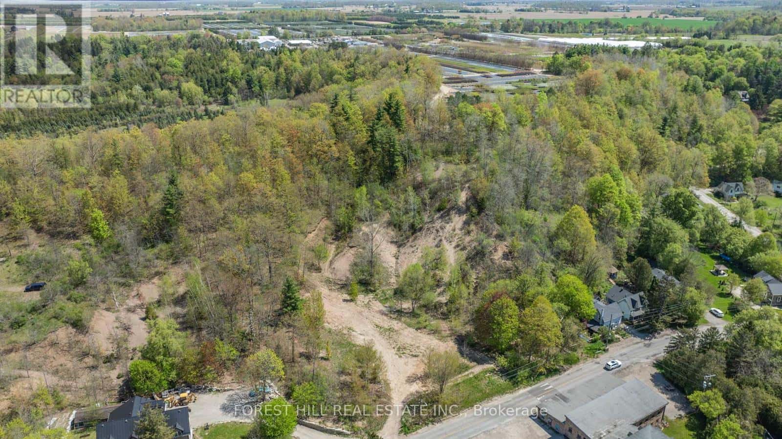 22 MAIN STREET N — Halton Hills (Glen Williams), Ontario - Photo 2 of 18