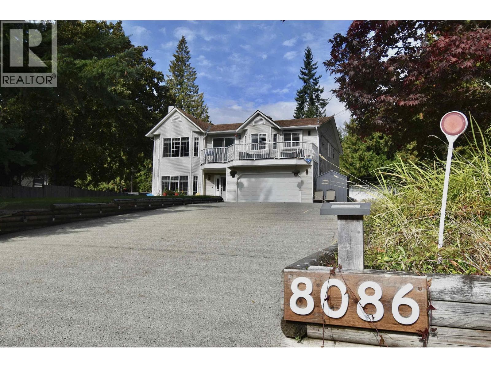 8086 DOGWOOD DRIVE — Halfmoon Bay, British Columbia - Main photo