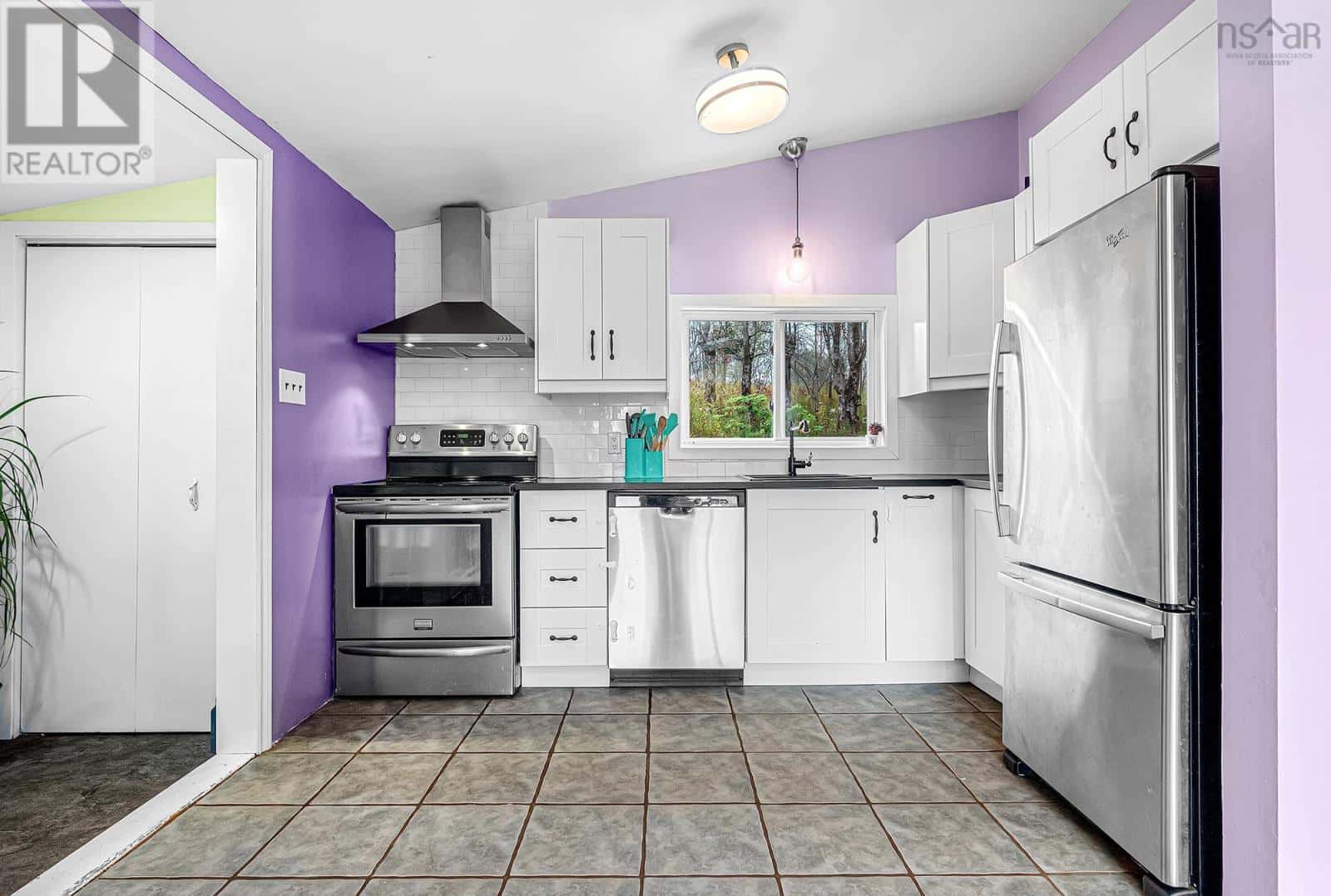 1186 Highway 1 — Lakelands, Nova Scotia - Photo 5 of 36