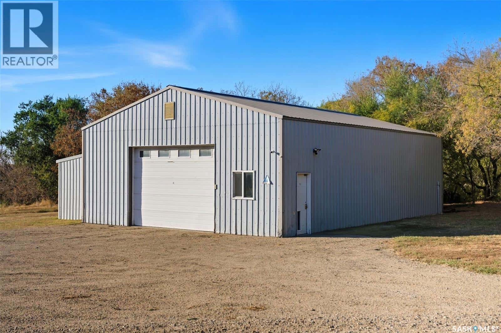 Wood-Sparrow Acreage — Vanscoy Rm No. 345, Saskatchewan - Photo 2 of 46