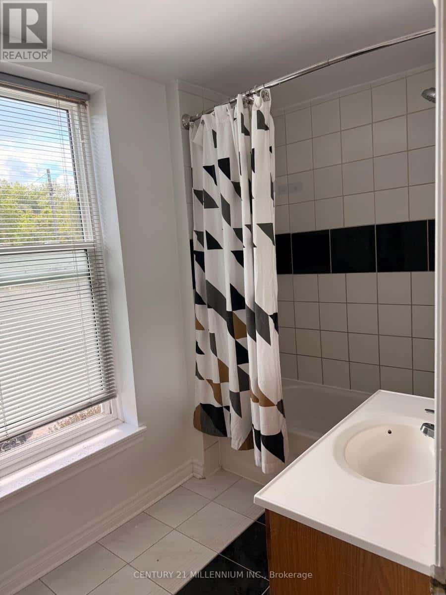 1 - 1529 QUEEN STREET E — Caledon (Alton), Ontario - Photo 4 of 11