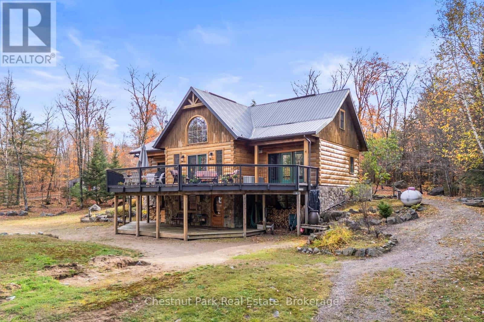 121 POOR MANS ROAD — Parry Sound Remote Area (Lount), Ontario - Photo 3 of 49