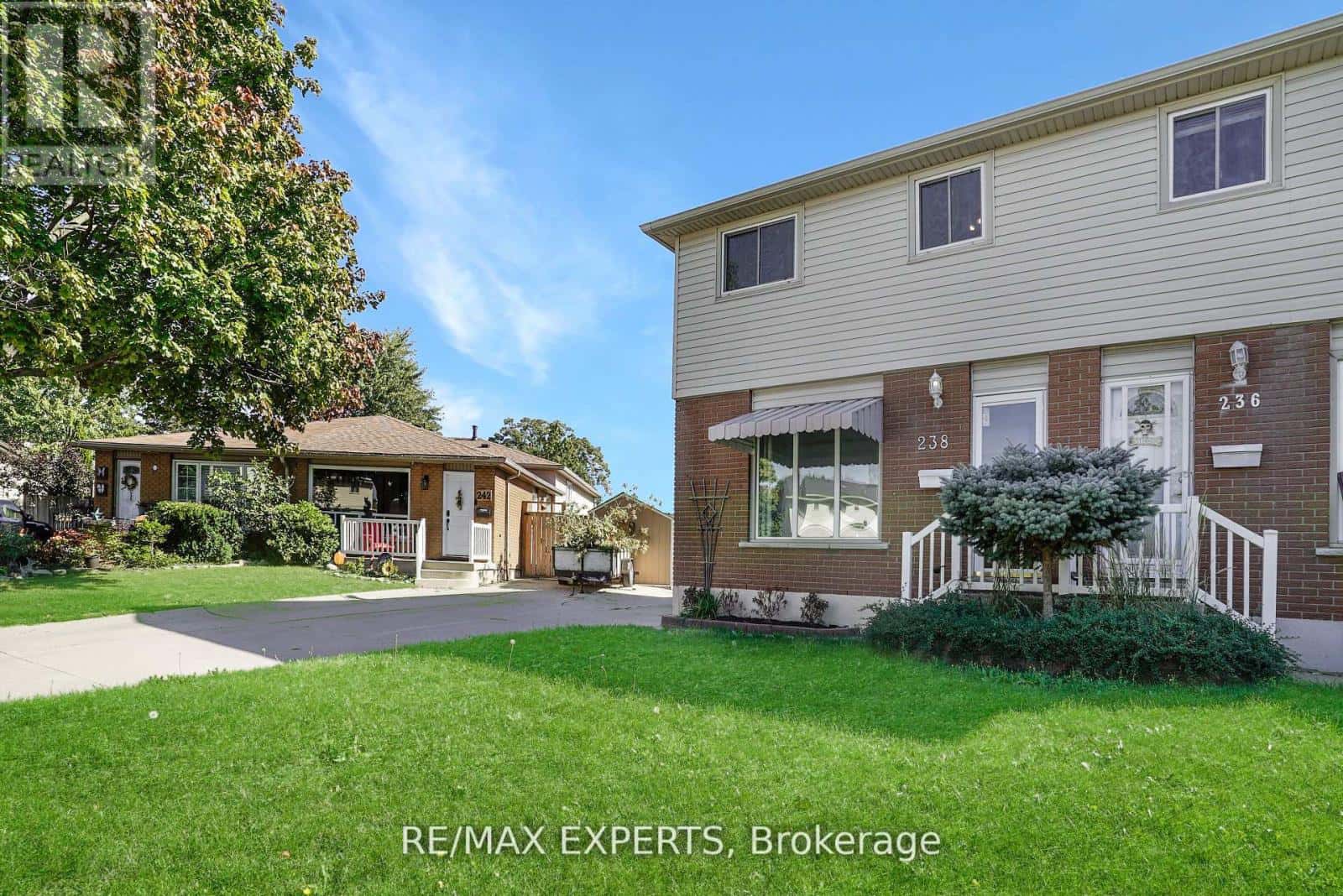 238 LAWNHURST COURT — Hamilton (Lawfield), Ontario - Photo 2 of 15