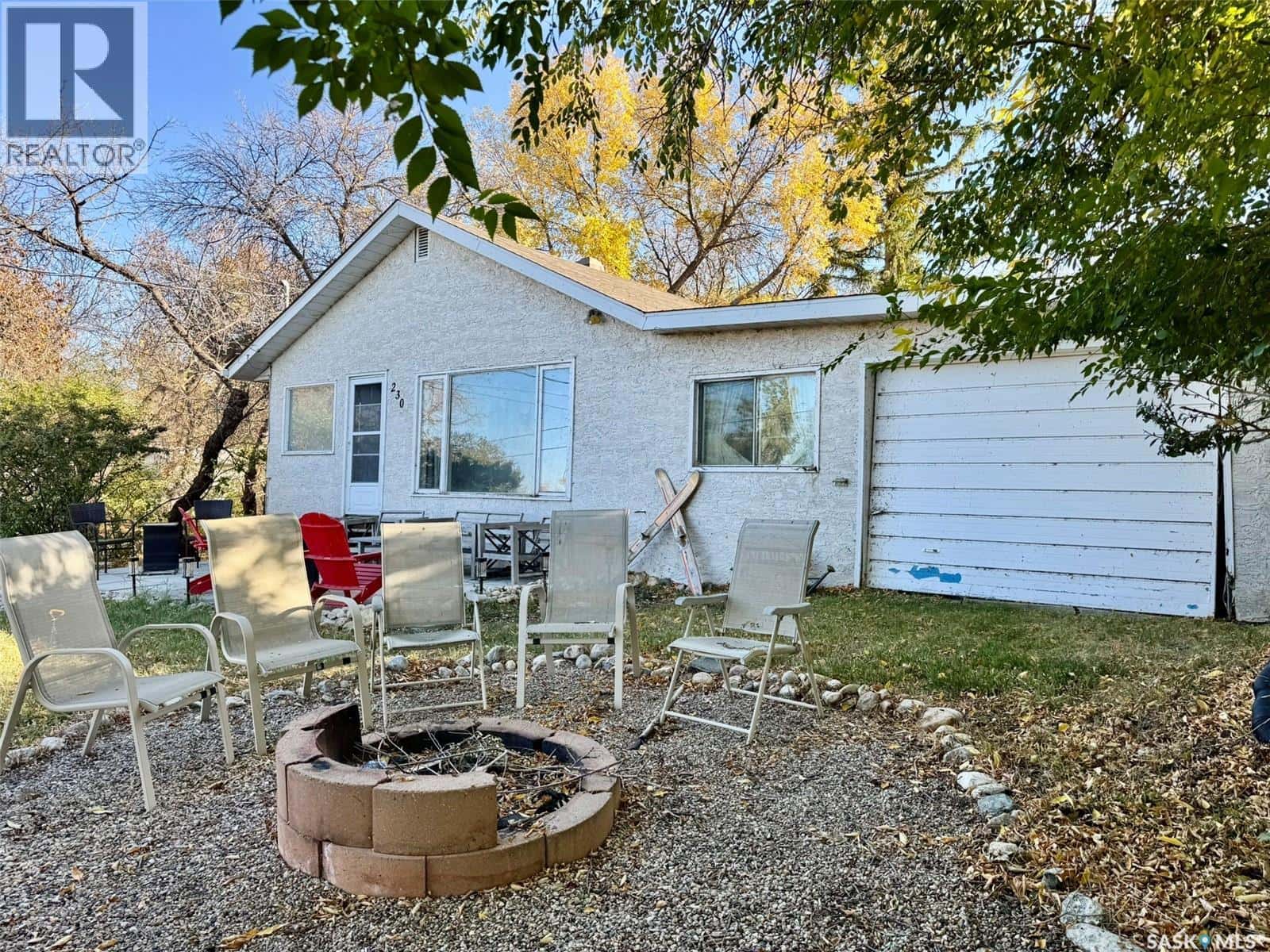 230 Daly AVENUE — Regina Beach, Saskatchewan - Photo 3 of 50