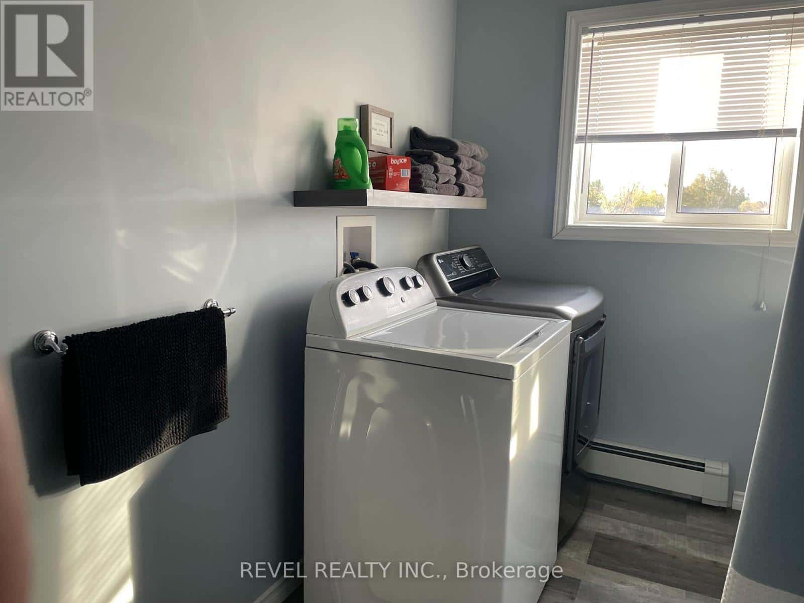 383 ELM STREET S — Timmins (TS - SE), Ontario - Photo 2 of 29