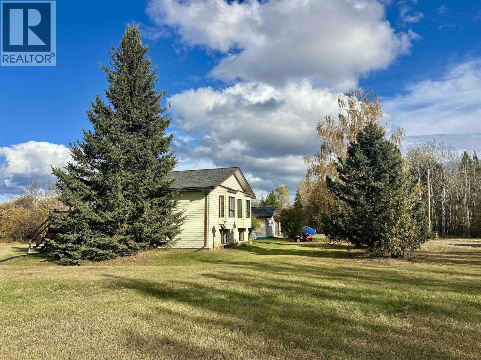 12290 STURGEON POINT ROAD — Vanderhoof, British Columbia - Photo 3 of 40