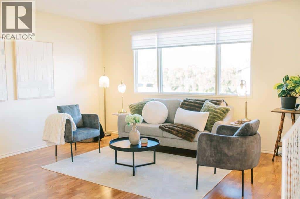 121 3rd Avenue S — Big Valley, Alberta - Photo 4 of 35