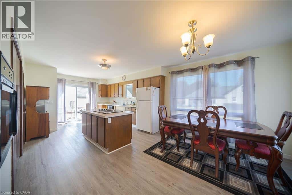 8 QUEEN Street — Langton, Ontario - Photo 4 of 31