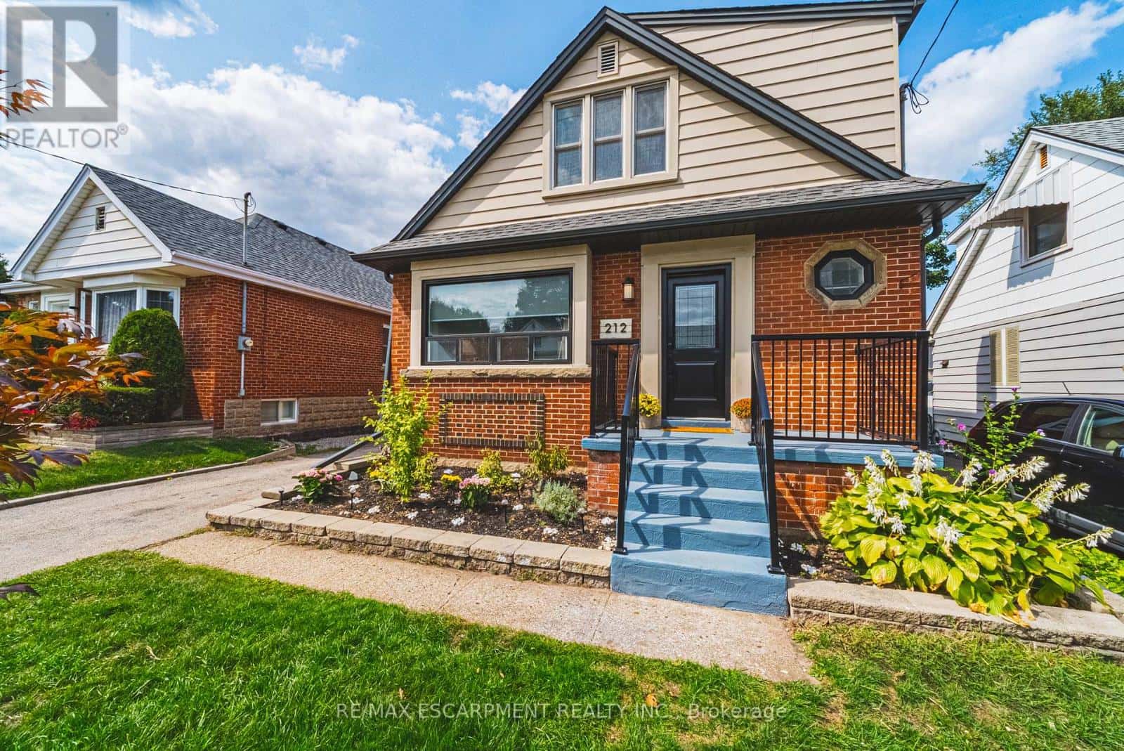 212 RODGERS ROAD — Hamilton (Bartonville), Ontario - Photo 4 of 50