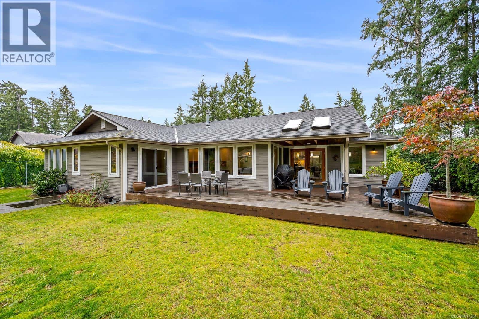 8809 DRIFTWOOD Rd — Black Creek, British Columbia - Photo 3 of 70