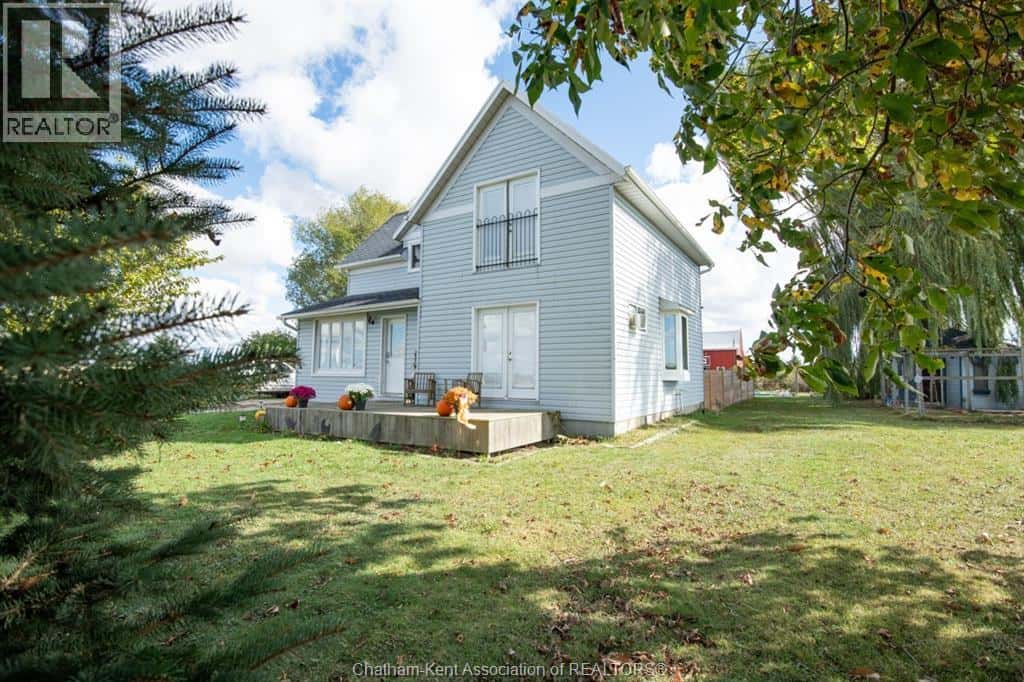 2352 OIL HERITAGE ROAD — Oil Springs, Ontario - Photo 4 of 50