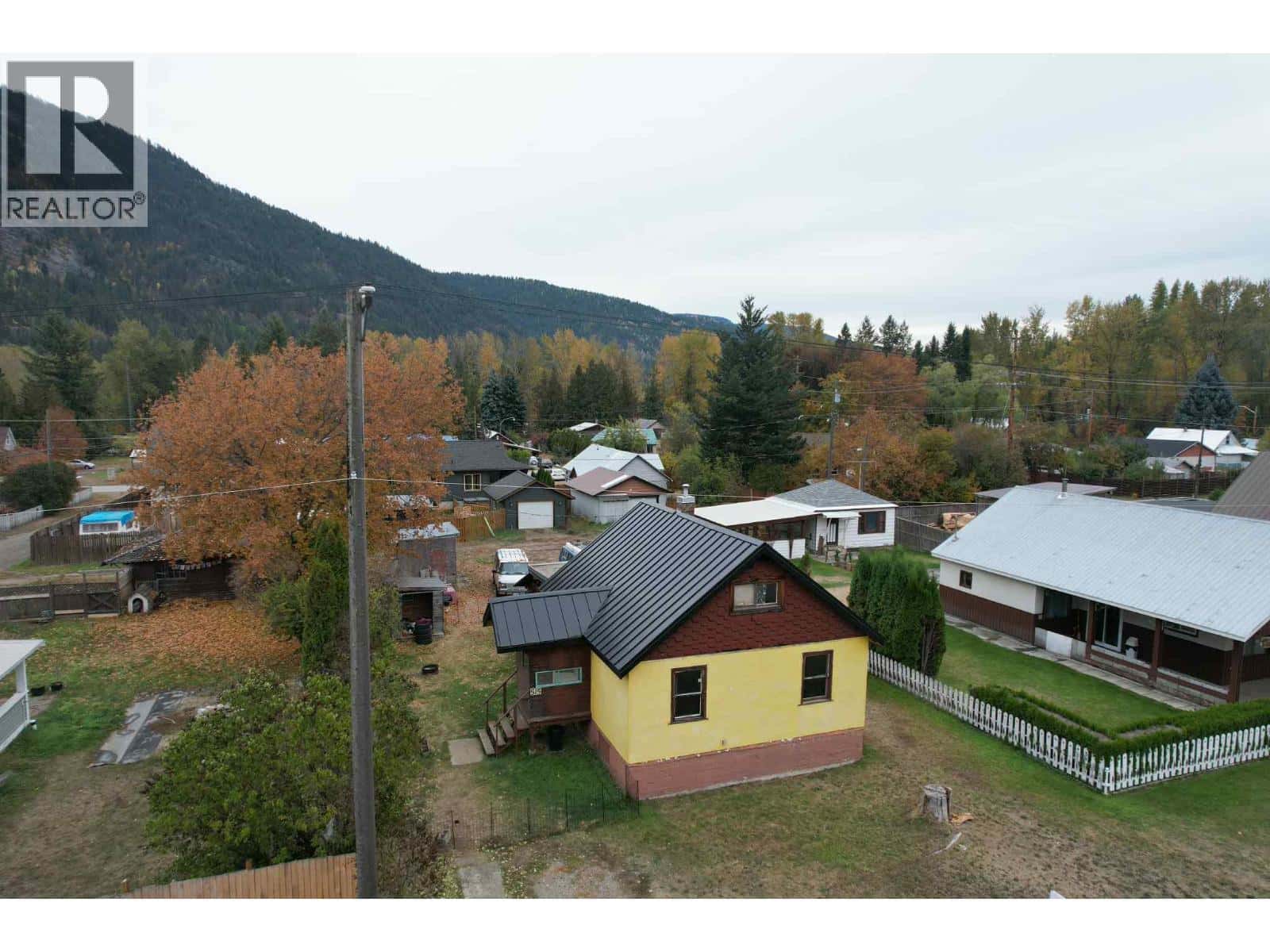 515 SAYWARD Avenue Lot# 22 — Salmo, British Columbia - Photo 2 of 23