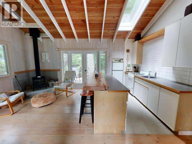 1847 VANCOUVER BLVD — Savary Island, British Columbia - Photo 2 of 14