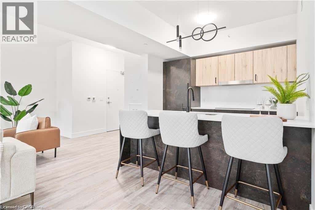 2 DUNDAS Street W Unit# 402 — Belleville, Ontario - Photo 3 of 30