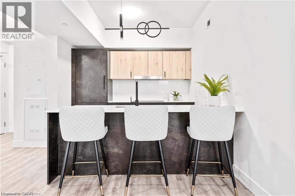 2 DUNDAS Street W Unit# 402 — Belleville, Ontario - Photo 4 of 30